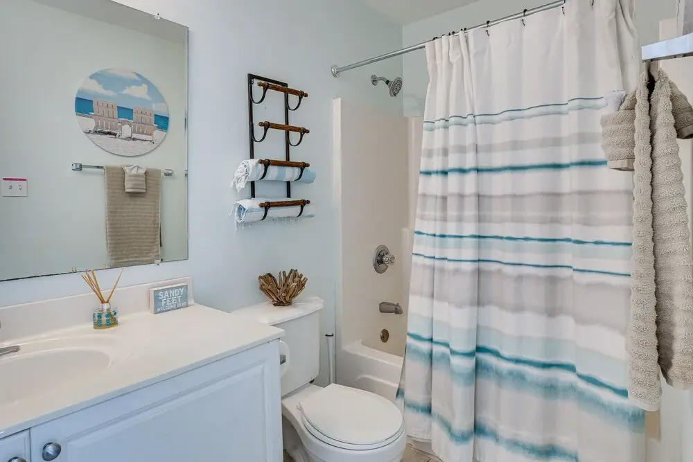 Walk to Ocean: 'beachwalk Bungalow' w/ Pool Access