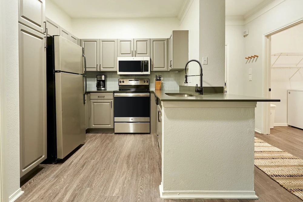 Artsy South Congress Suites by Sonder