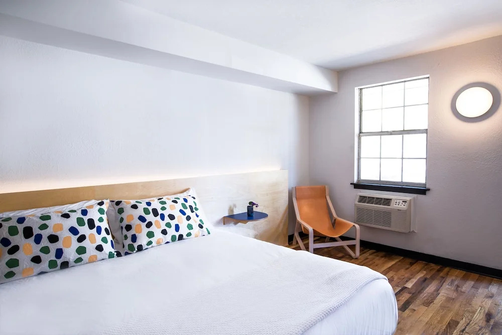 The Iris Motel
