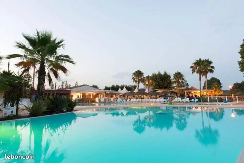 Bungalow With 2 Bedrooms in Fréjus, With Shared Pool and Furnished Terrace - 6 km From the Beach