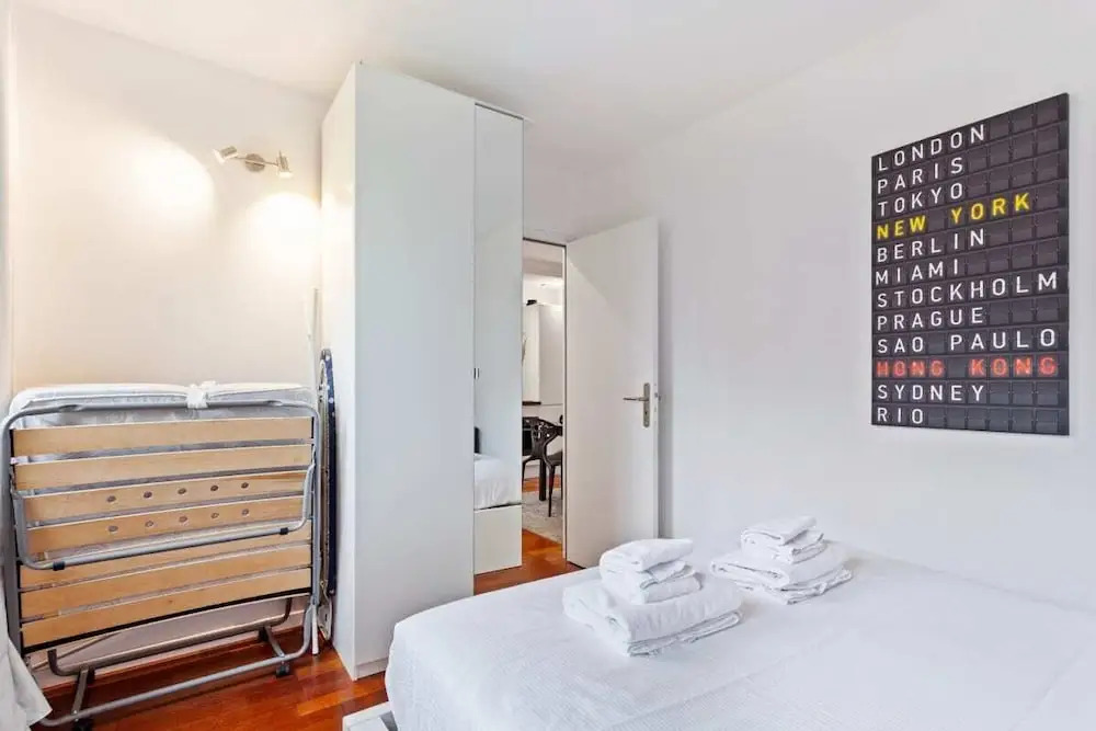 Stunning One Bedroom Apartment Sleeps 5, in Paris