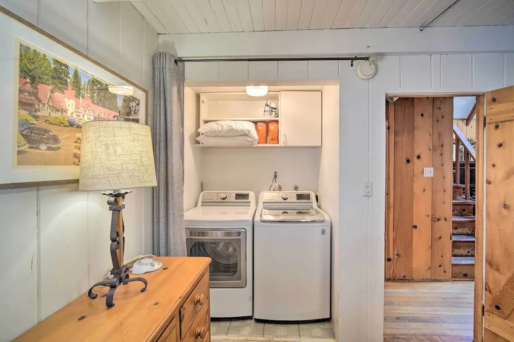 Lakeview Lodge Fit for Groups < 1 Mile to Lake!