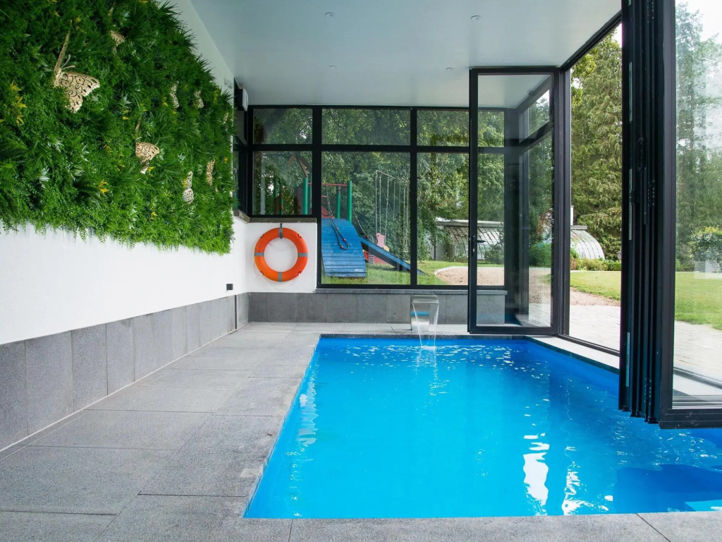 Luxury Estate with Pool & Spa