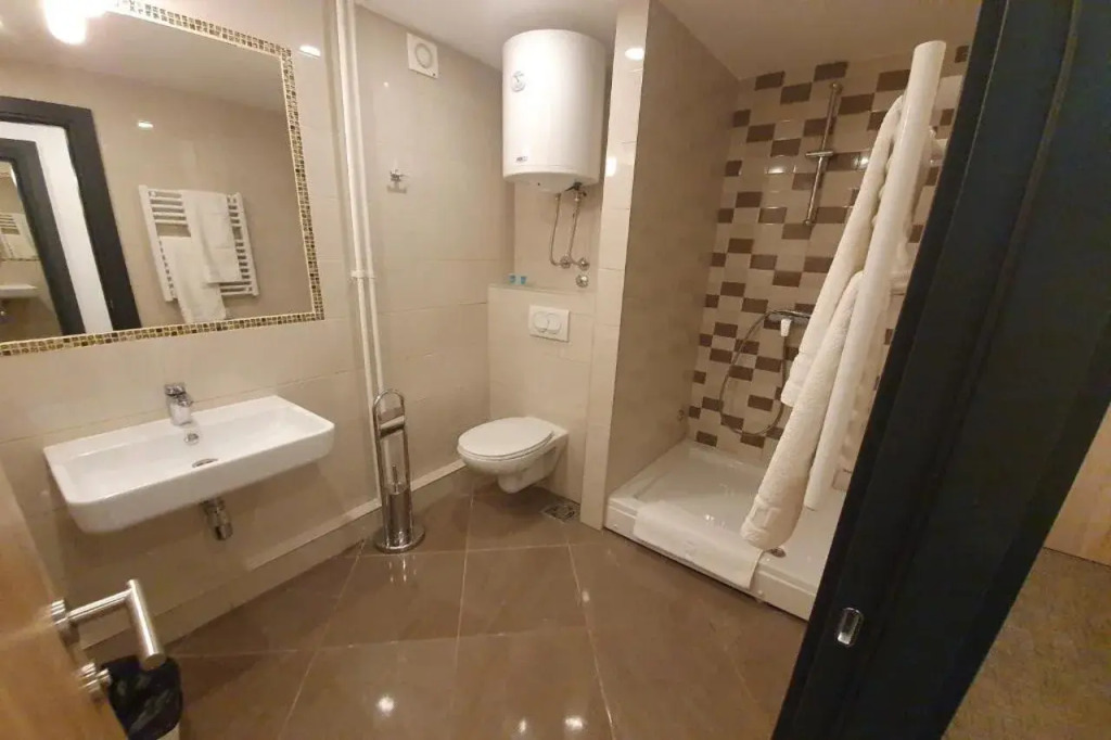 Premium Crown Suites