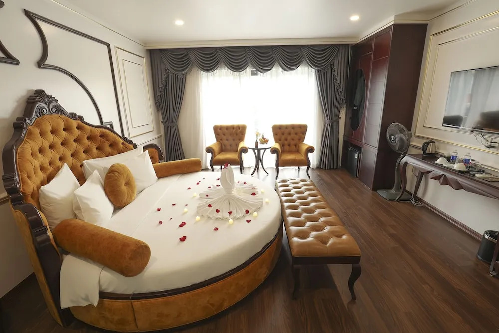 Royal Văn Phú Hotel