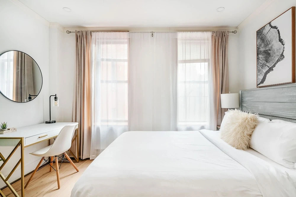 1597-10 New Studio Upper East Side W D in Unit