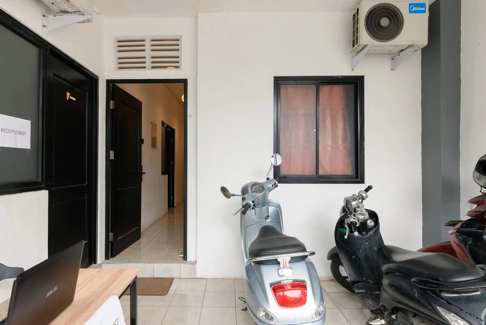 RedDoorz @ Flamboyan Harapan Indah