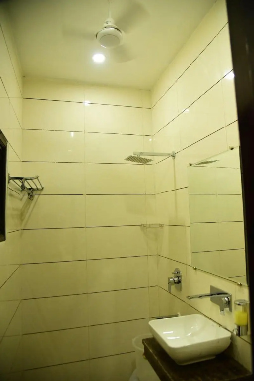 Hotel Karan Residency - 5 Min Walk From Golden Temple