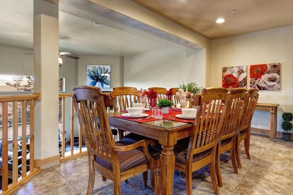 4BR/3.5BA Remarkable Bear Hollow Townhome by RedAwning