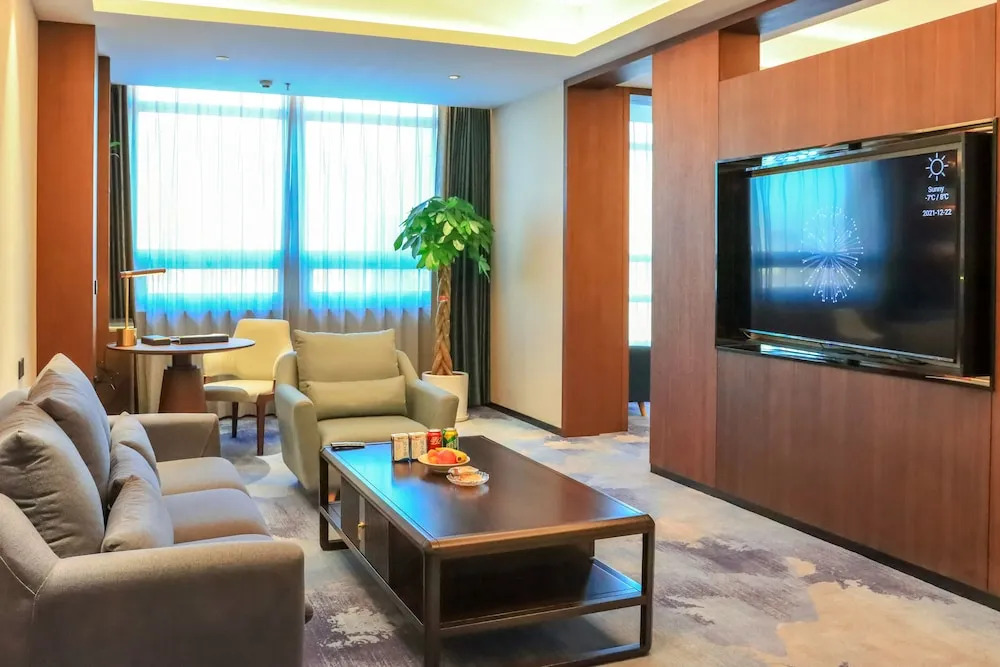 Yun Ray Phoenix Hotel