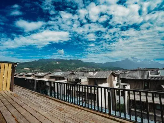 Lanxi Garden 360 ° Terrace Snow Mountain View Light Luxury Intelligent Villa