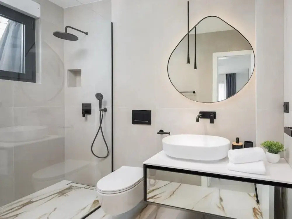 Luxury Villa With Swimming Pool and Sauna
