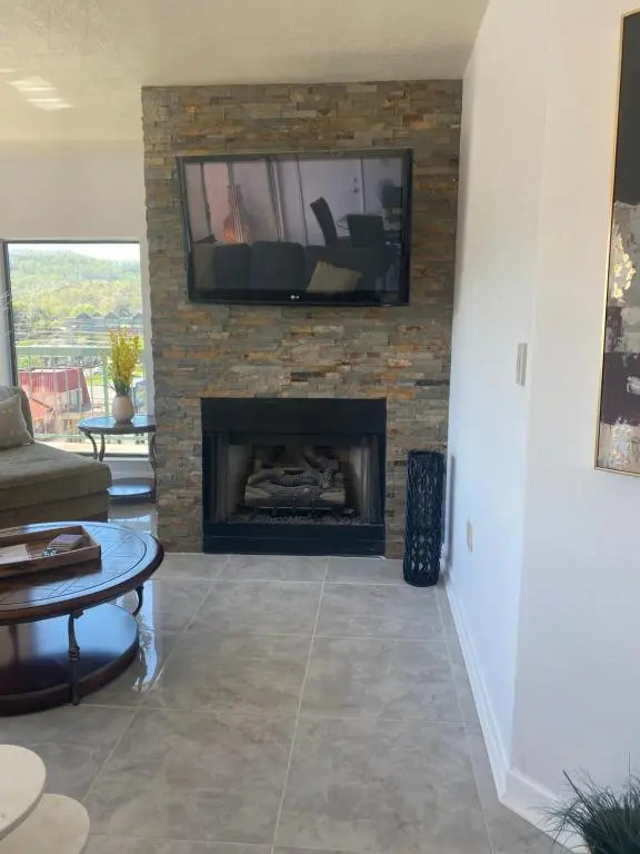 River Place Condos 711 3BD