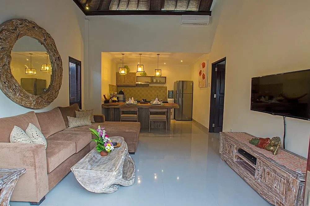 Villa RuKun - Two Bedroom Private Pool Villa with Airport Pick-up