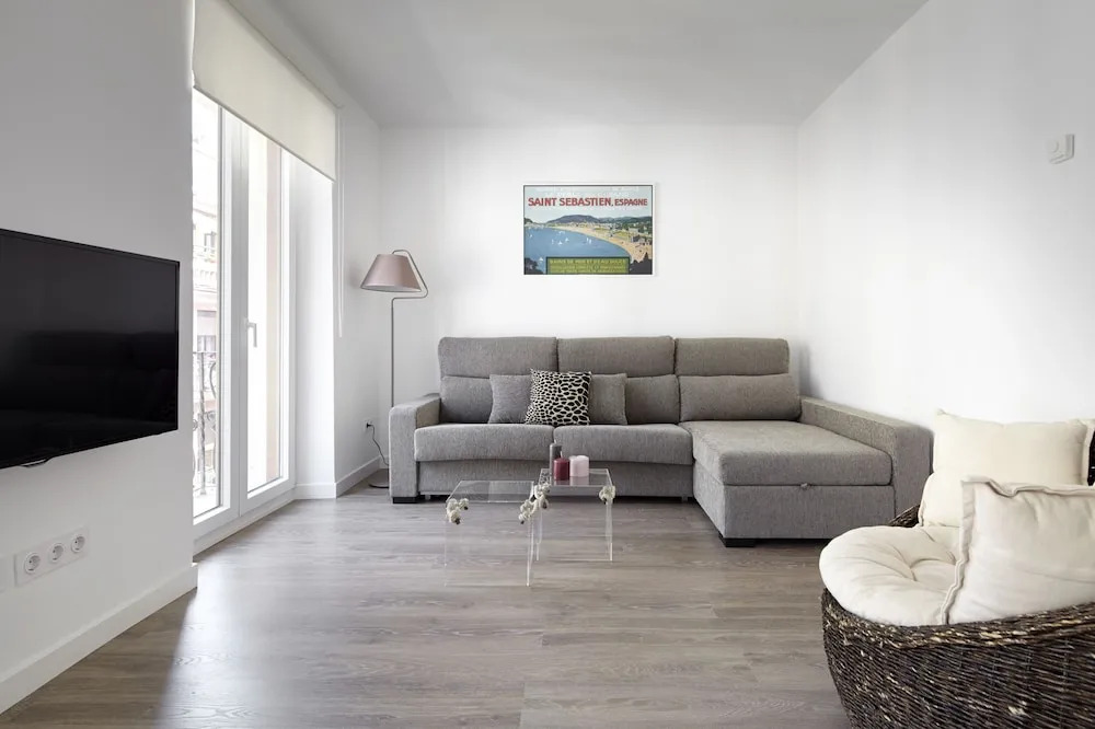 BaiHouse Apartment by FeelFree Rentals