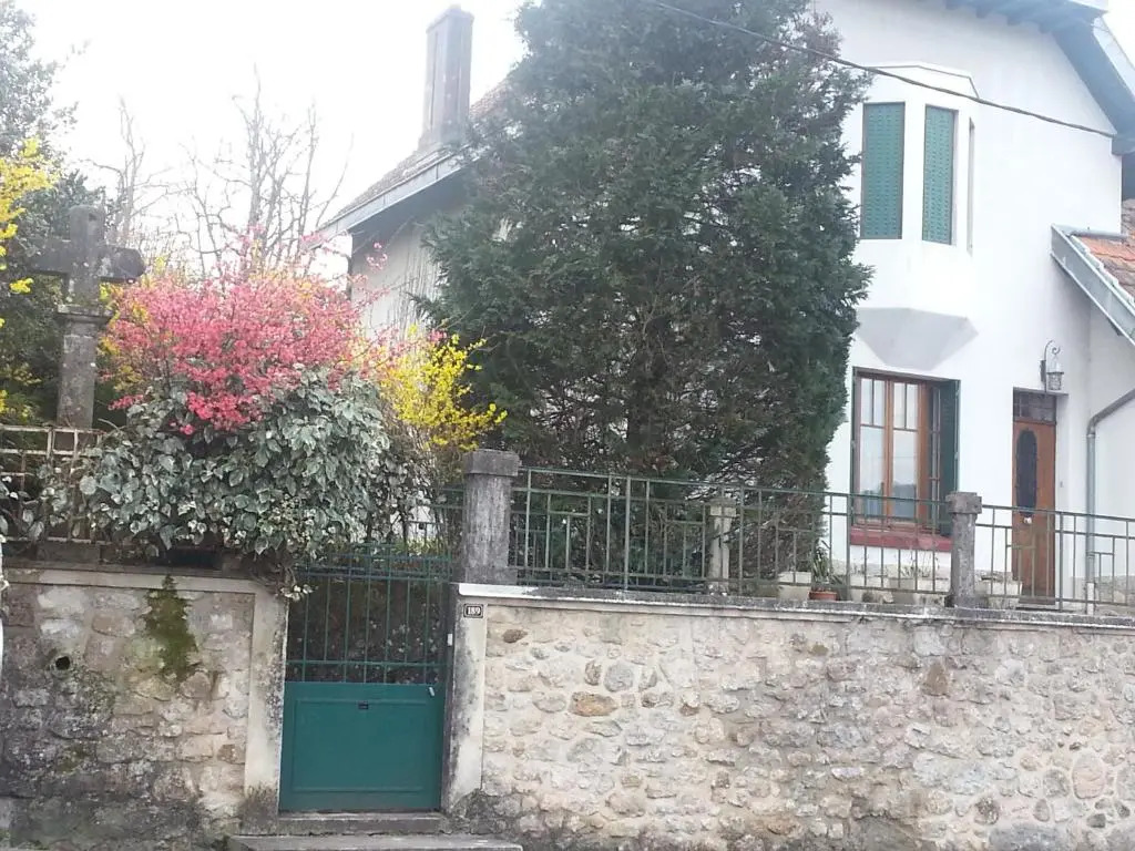 Belle chambre dans maison atypique