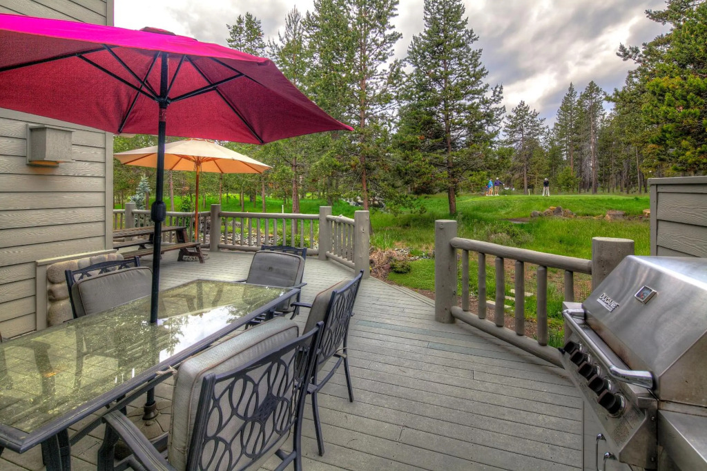 Silver Pine Lodge