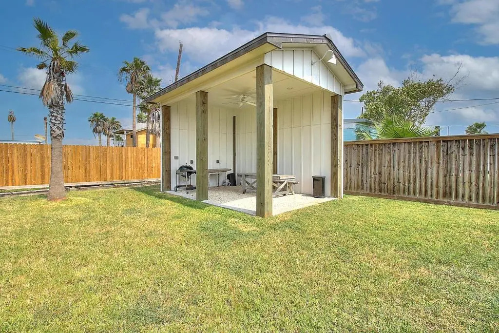 The Gulf House Gs512 Home