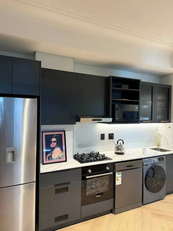 106 The Valour Modern Suite