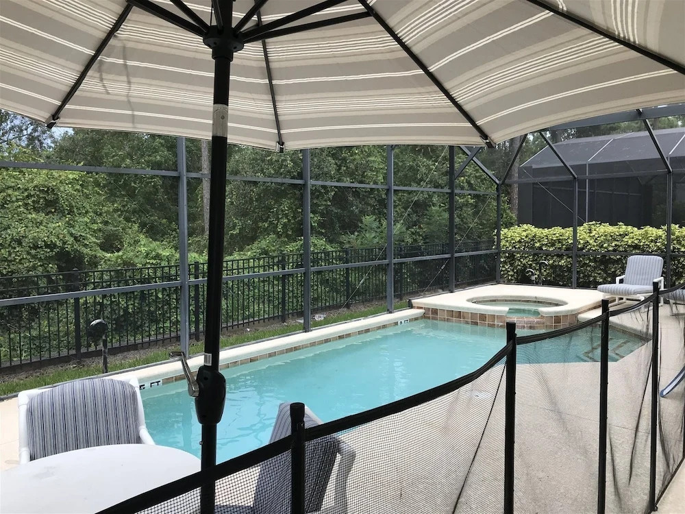 4 Bed And 3 Bath In Perfect Location With Pool By Florida Dream Home