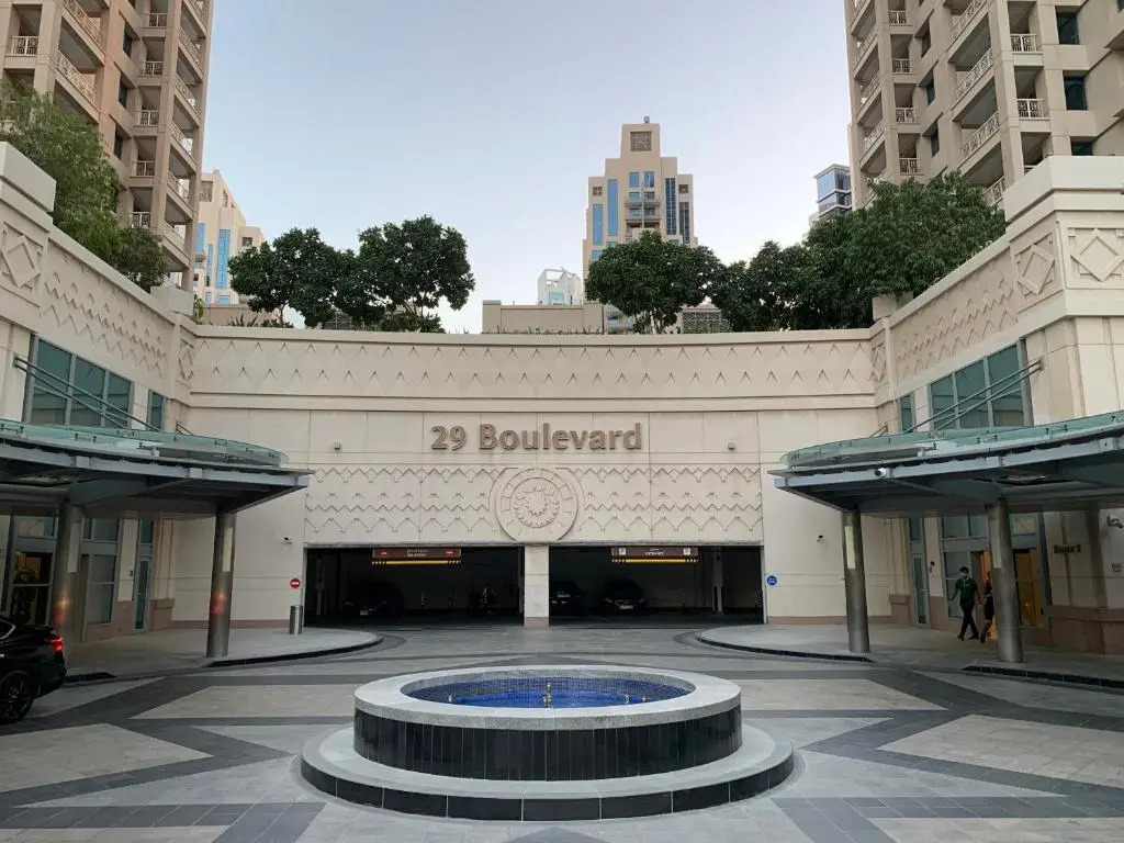 Quintessential Quarters: 29th Fl Views - Walk to Opera, Mall and Burj Khalifa