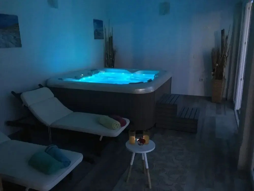 New White Villa, 60 m2, Pool