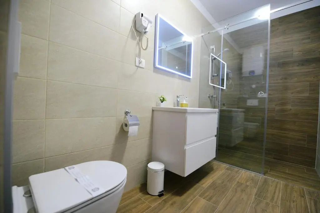 Tonio Rooms