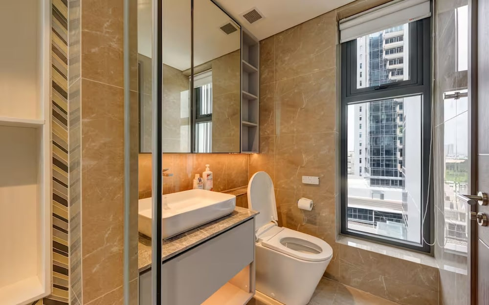 Honey The Opera Luxury Residence
