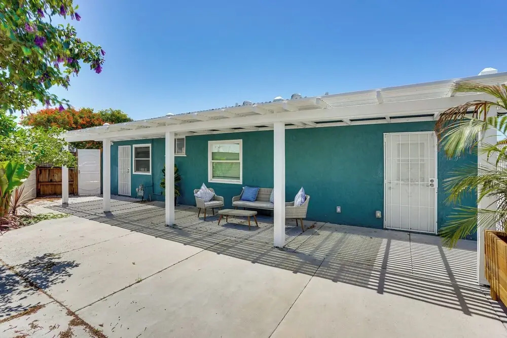 7 Mi Huntington Beach: Family Home w/ Patio!