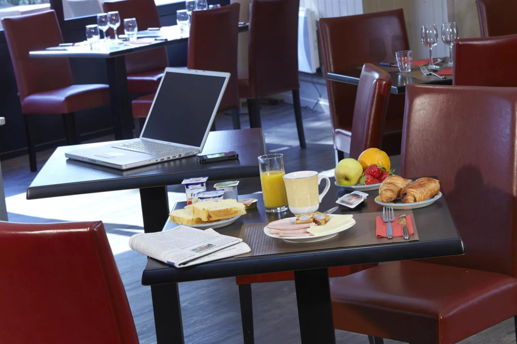 Brit Hotel Essentiel Cholet