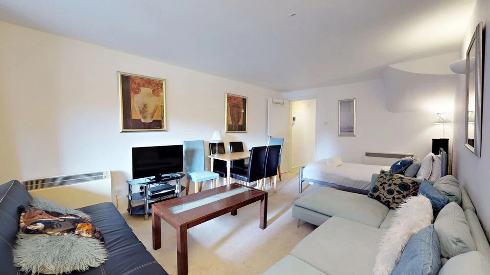 Point West Apartments - South Kensington