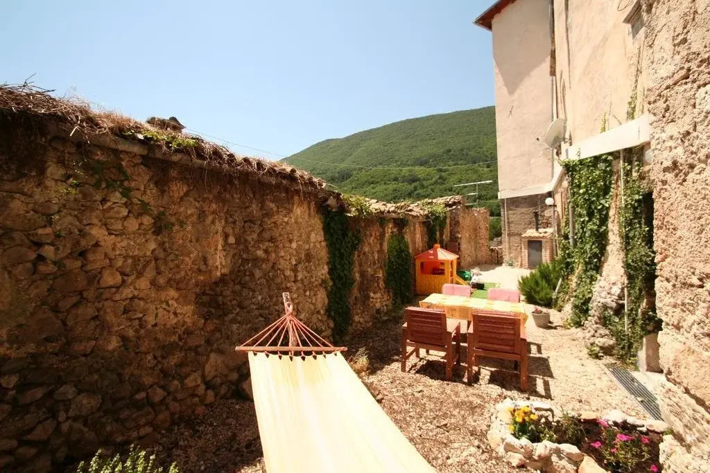 Sotto Il Castello
