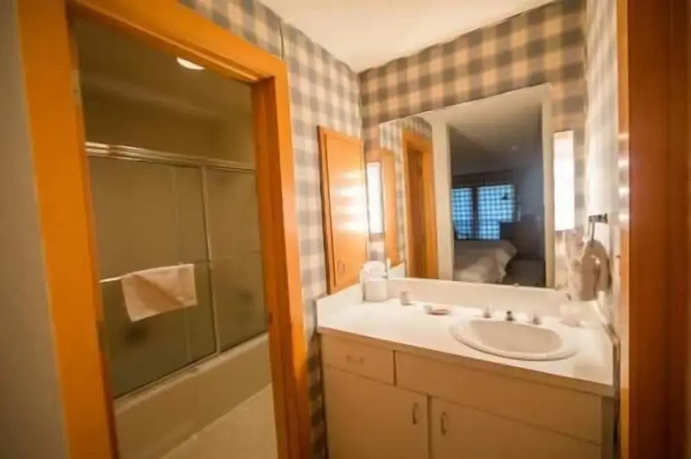 Northwoods Condo Private Ski-In Ski-Out Access to Vail Mountain by RedAwning