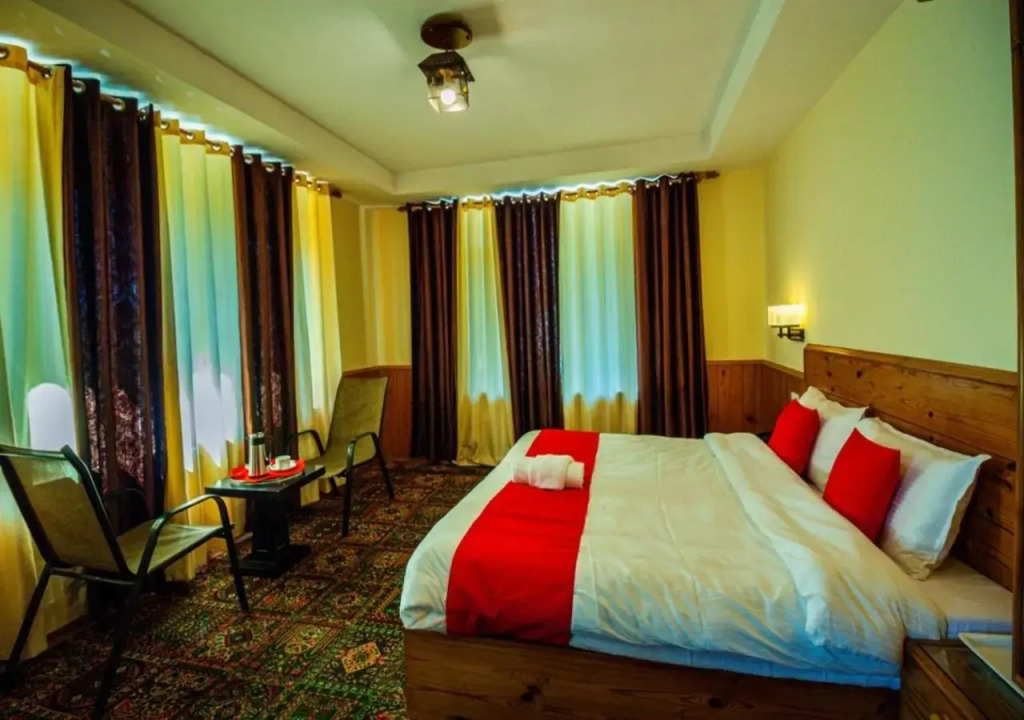 OYO 1837 Hotel Golden Meadows