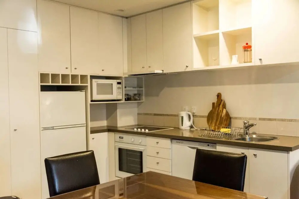 King Bed in Central & Stylish Apartment
