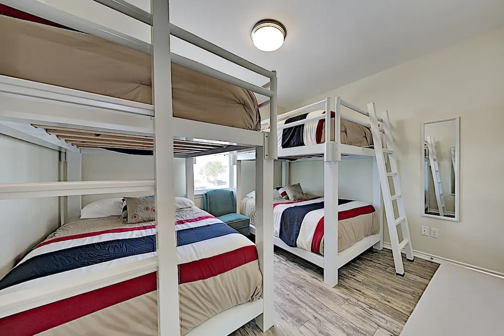 Nautical Nemo Cay Next To Waves Resort 5 Bedroom Townhouse