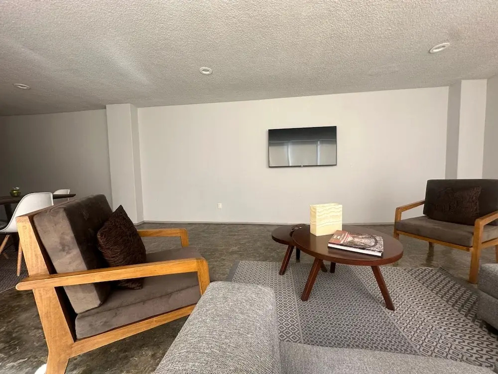 Modern Polanco Stay - Parking- Elevator- Sleeps 10
