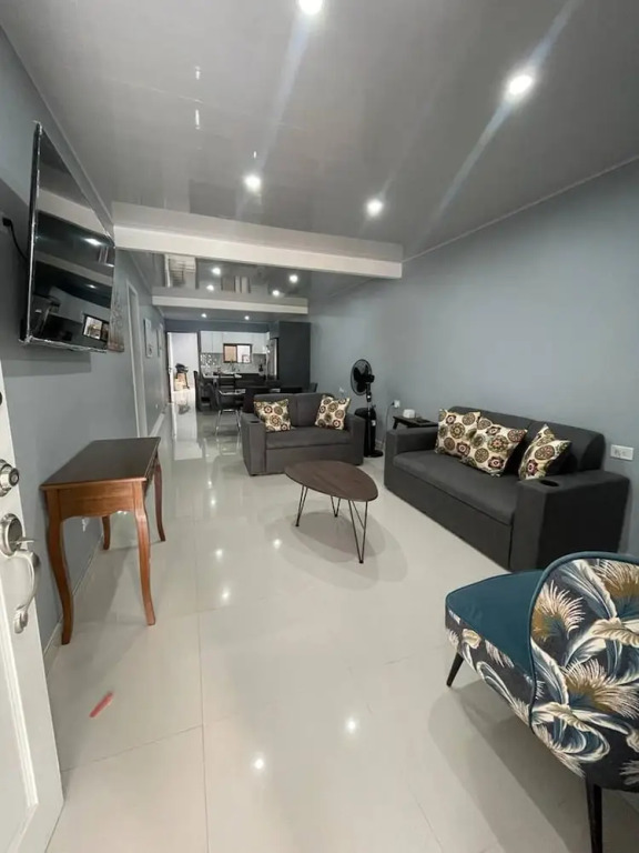 3 bed 2 Bath 15 min From Airport