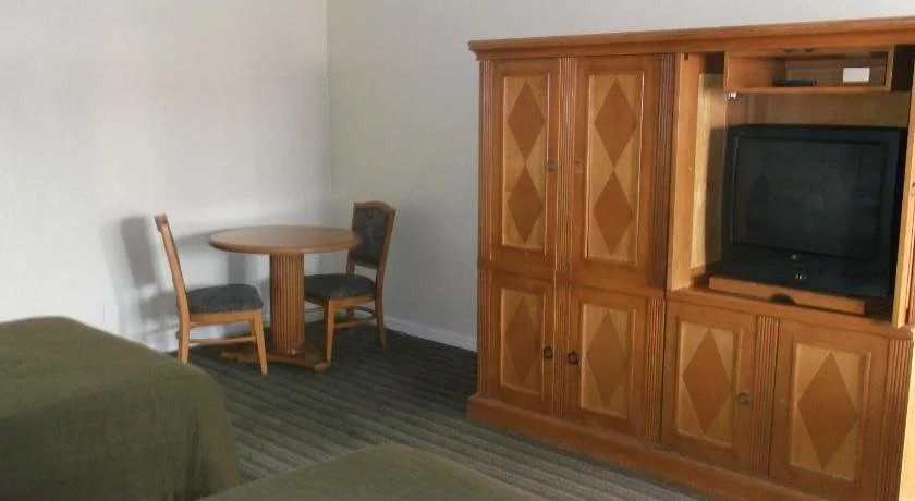 Travel Inn and Suites