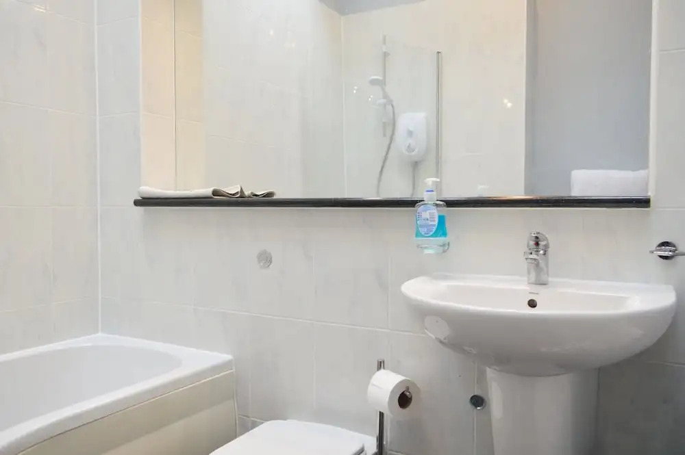 3 Bedroom Family Home With Garden