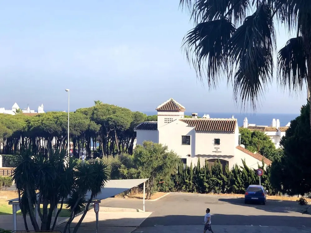 Apartment With one Bedroom in Calahonda , With Shared Pool and Wifi - 100 m From the Beach