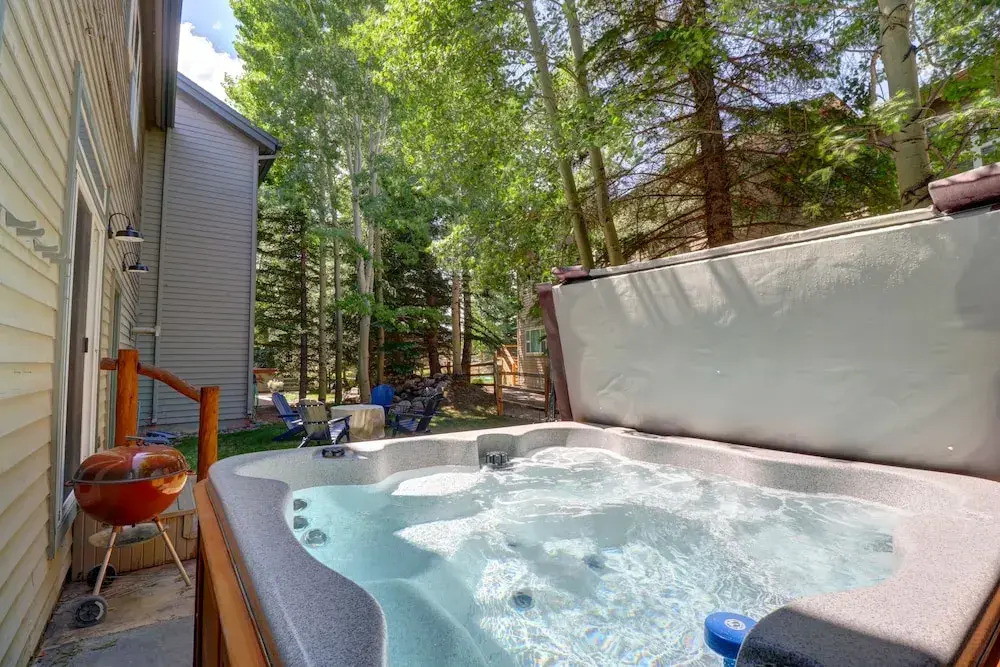 928A Lakepoint Circle 3Br 2,5Ba home