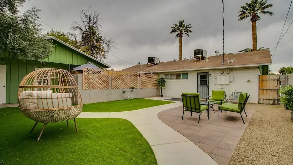 Remodeled 2 Bdrm w/ Yard in Old Town Scottsdale!