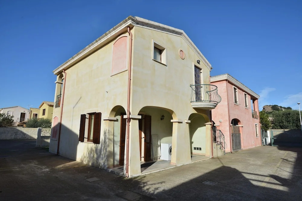 Izzhome Crispi