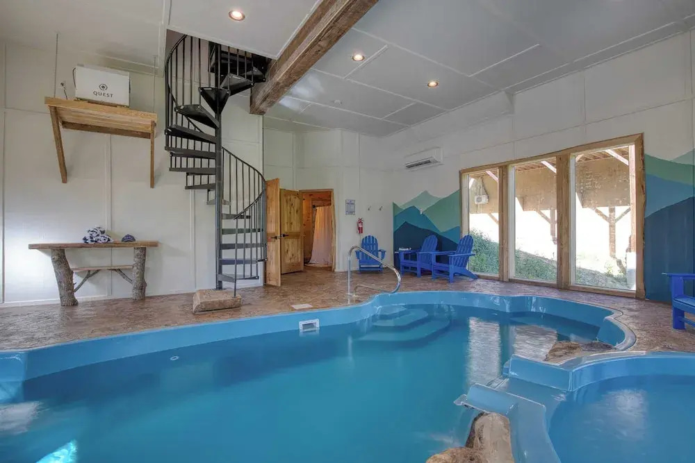 Birch Lodge by Avantstay Indoor Pool, Theater, Game Room & Stunning Views!
