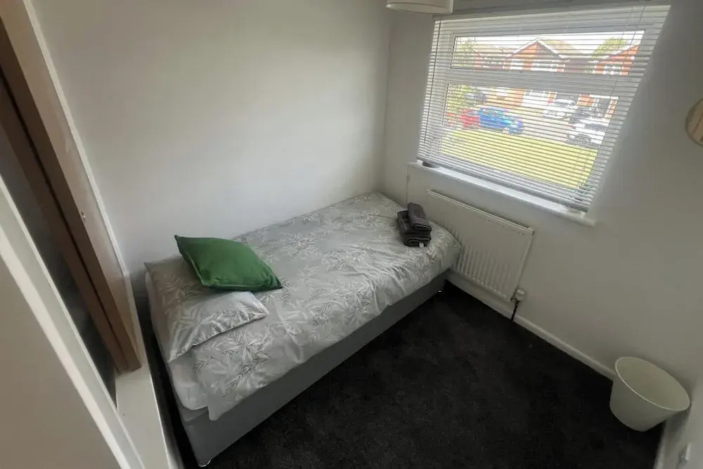 3-bed House Sleeps 5 - Smart Tv - Free Parking