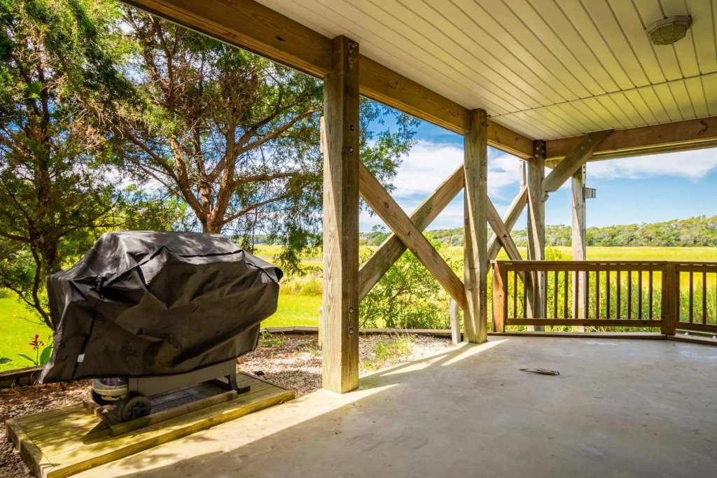 Coastal Living by Oak Island Accommodations