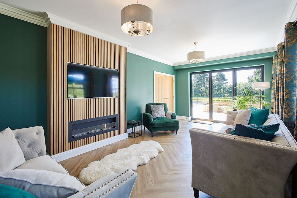 Host Stay Finch House