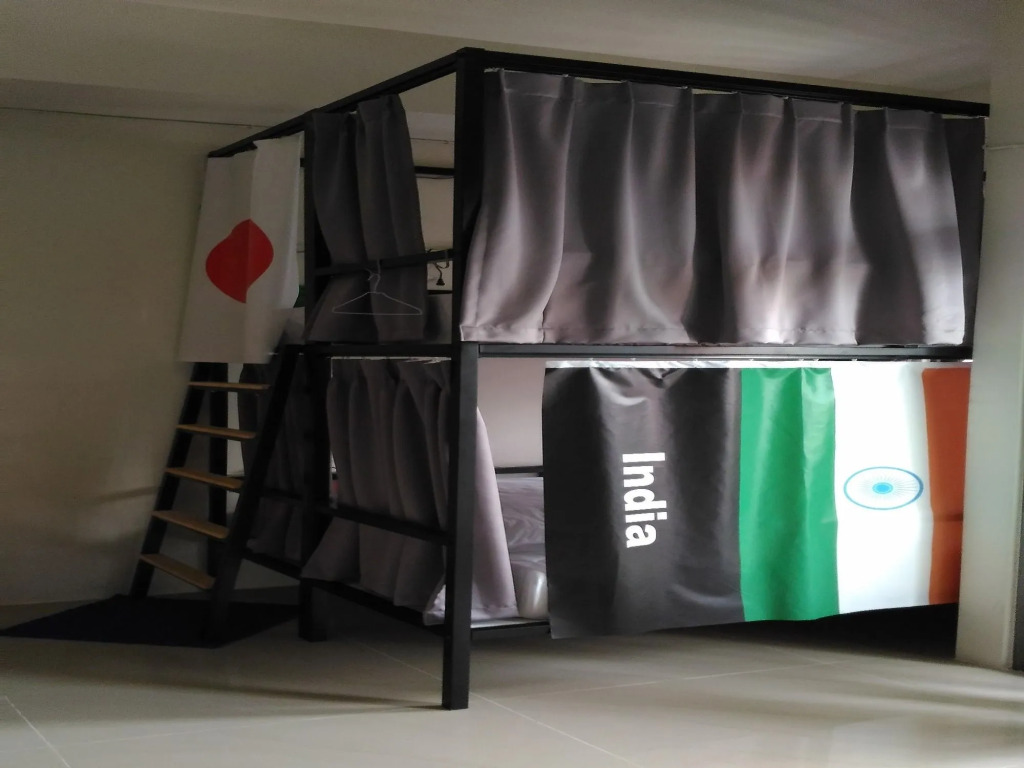World Inn 窩二樓小客棧民宿