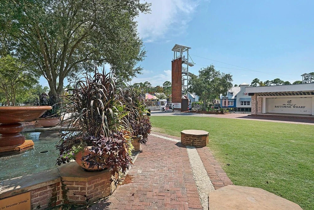 Sandestin Market Street